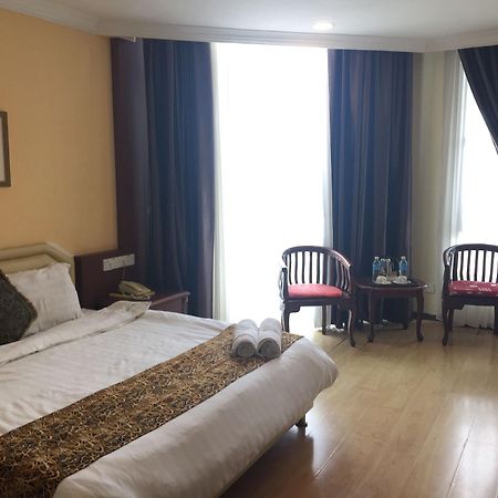 Regal Court Hotel Κουτσίνγκ Εξωτερικό φωτογραφία